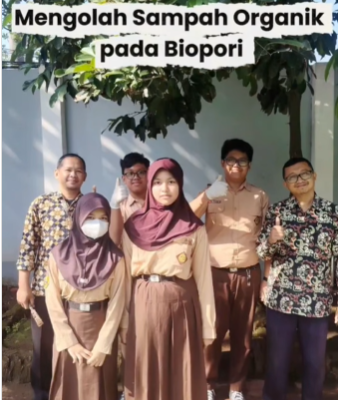 TIM ADIWIYATA BAGIAN BIOPORI SMP TELKOM BANDUNG